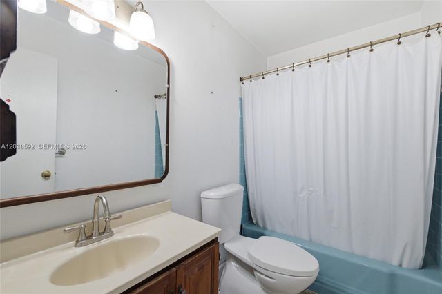 4891 NW 5th St, Plantation, FL 33317