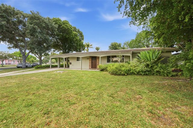 4891 NW 5th St, Plantation, FL 33317