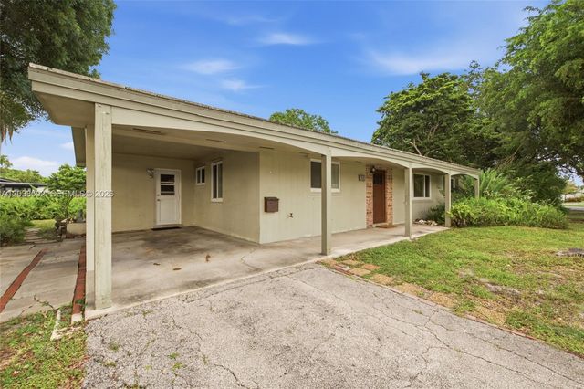 4891 NW 5th St, Plantation, FL 33317