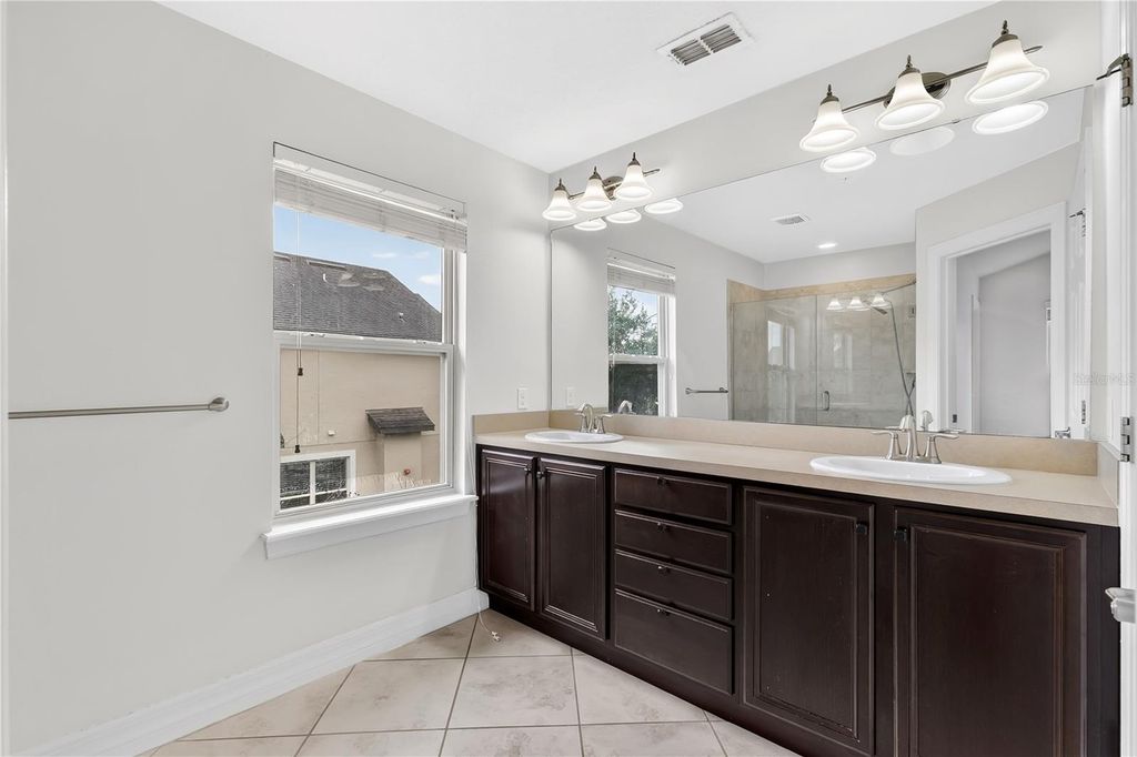 Image 11 of property listing at 10797 CORSICAN STREET 6, Orlando, FL 32824