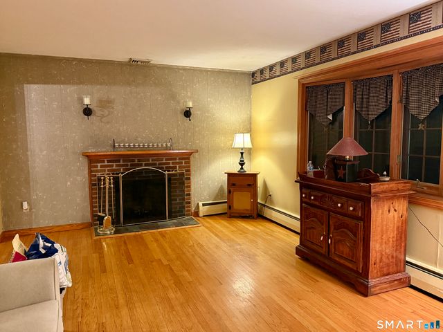 112 Maple Street, Seymour, CT 06483