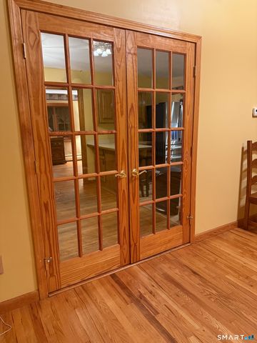 112 Maple Street, Seymour, CT 06483