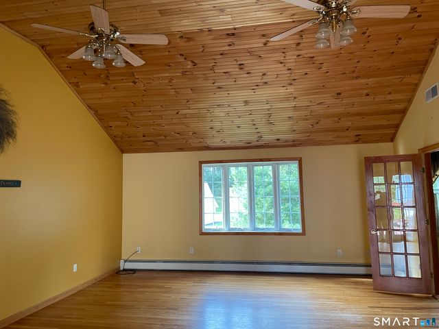 112 Maple Street, Seymour, CT 06483