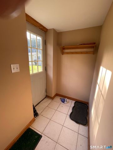 112 Maple Street, Seymour, CT 06483