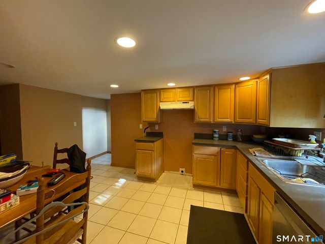 112 Maple Street, Seymour, CT 06483