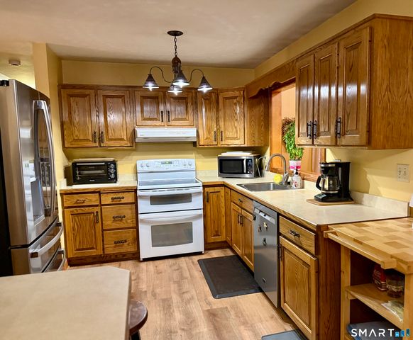 112 Maple Street, Seymour, CT 06483