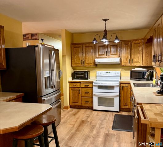 112 Maple Street, Seymour, CT 06483