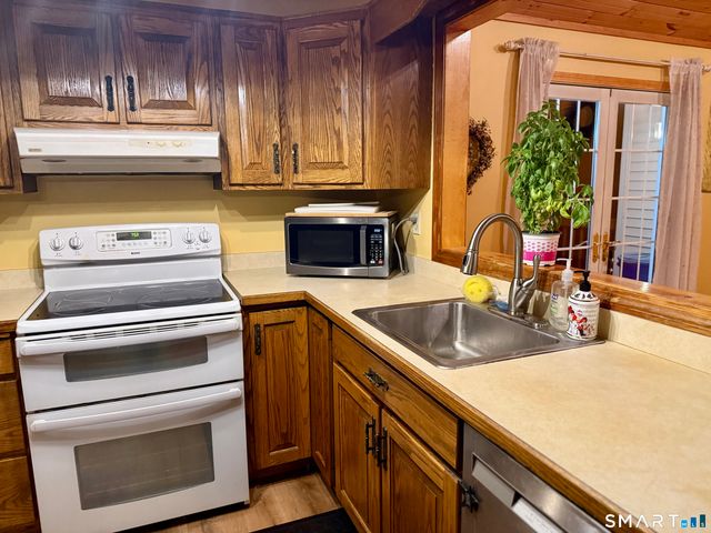 112 Maple Street, Seymour, CT 06483