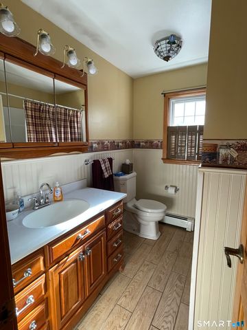 112 Maple Street, Seymour, CT 06483