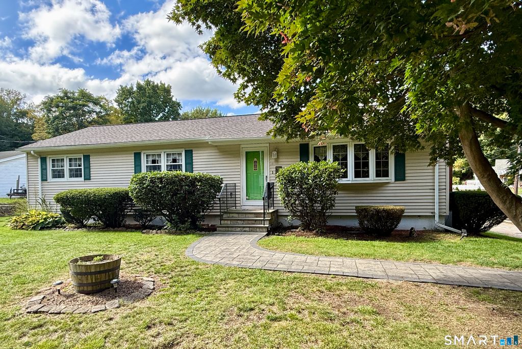 112 Maple Street, Seymour, CT 06483