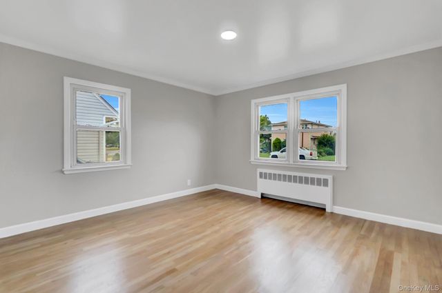 792 Highview Avenue, Westbury, NY 11590