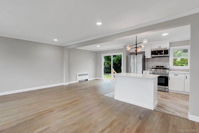 792 Highview Avenue, Westbury, NY 11590