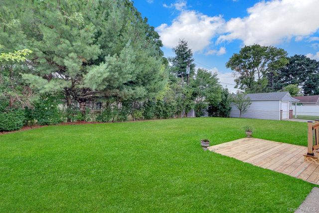 792 Highview Avenue, Westbury, NY 11590