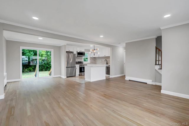 792 Highview Avenue, Westbury, NY 11590
