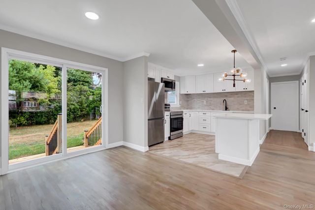 792 Highview Avenue, Westbury, NY 11590