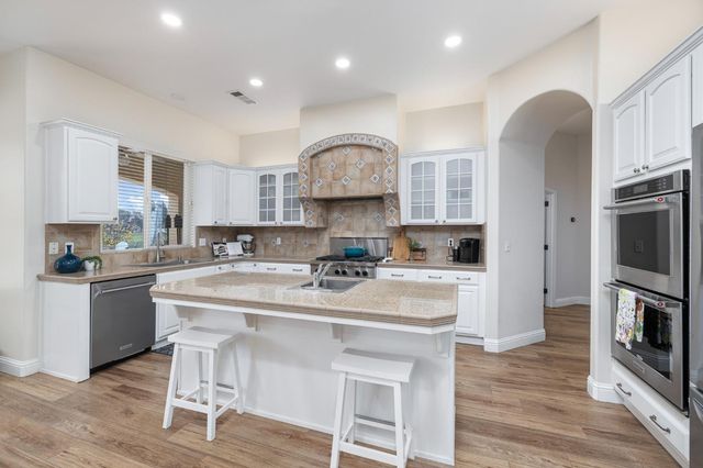 5180 E Copper, Clovis, CA 93619