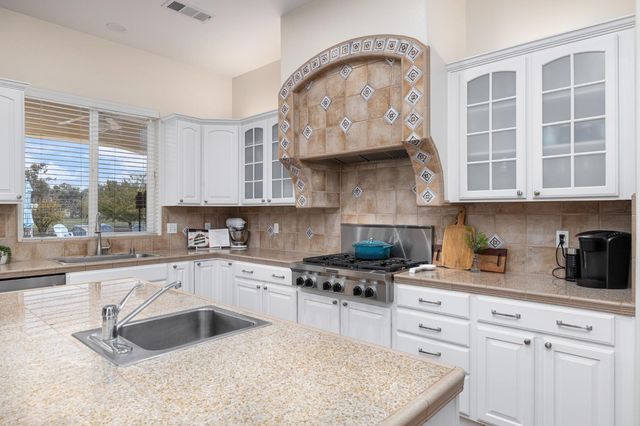 5180 E Copper, Clovis, CA 93619