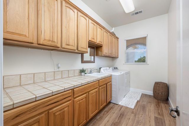 5180 E Copper, Clovis, CA 93619