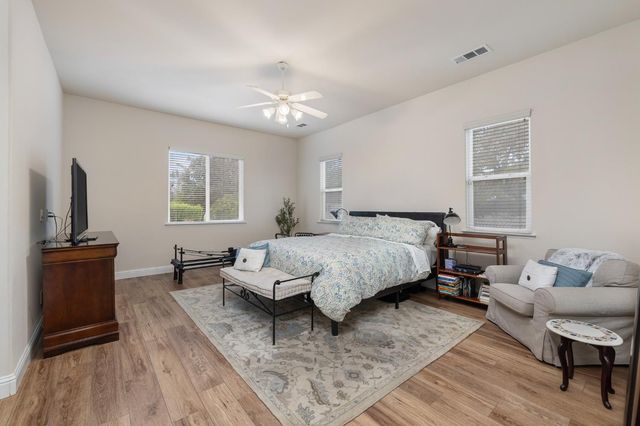 5180 E Copper, Clovis, CA 93619