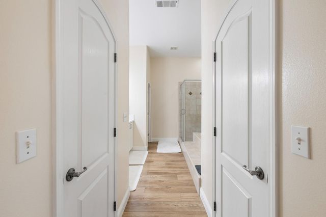 5180 E Copper, Clovis, CA 93619