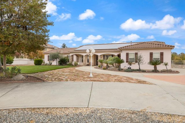 5180 E Copper, Clovis, CA 93619