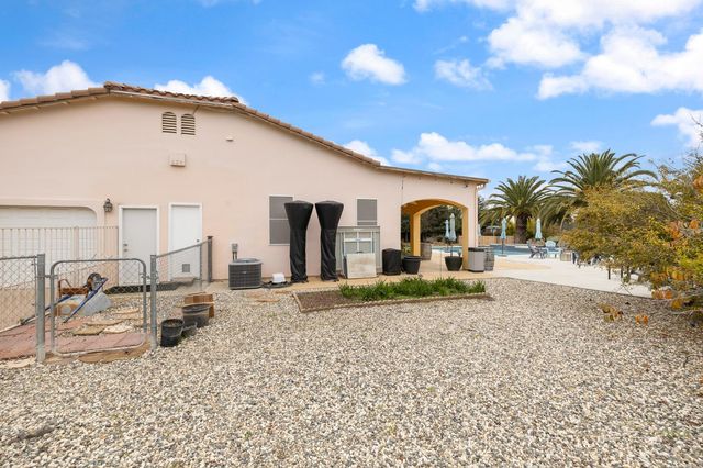 5180 E Copper, Clovis, CA 93619