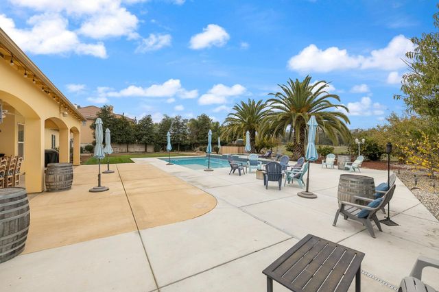 5180 E Copper, Clovis, CA 93619