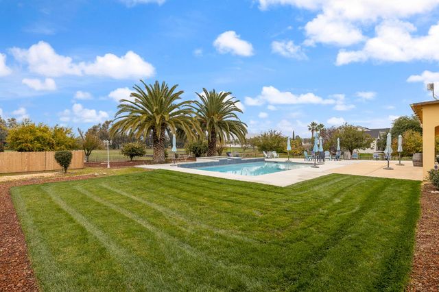 5180 E Copper, Clovis, CA 93619