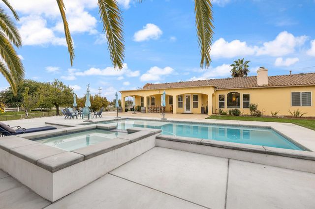 5180 E Copper, Clovis, CA 93619