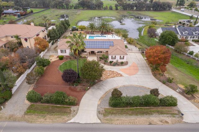 5180 E Copper, Clovis, CA 93619