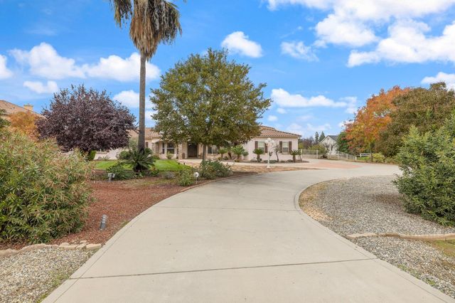 5180 E Copper, Clovis, CA 93619