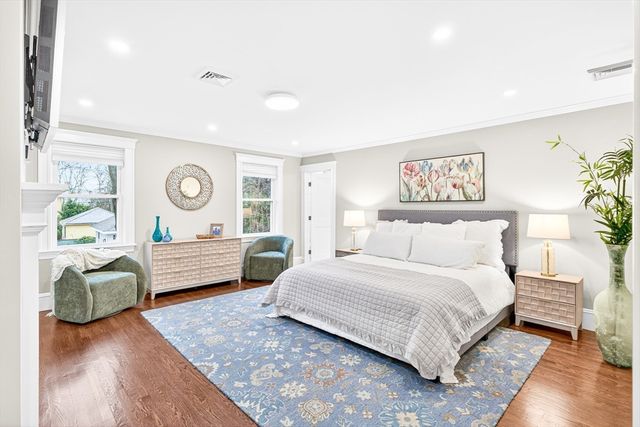 524 Ward St, Newton, MA 02459