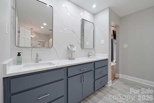 1419 Stoneyridge Drive, Charlotte, NC 28214