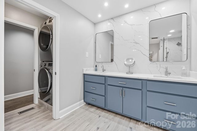 1419 Stoneyridge Drive, Charlotte, NC 28214