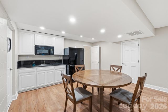 1419 Stoneyridge Drive, Charlotte, NC 28214