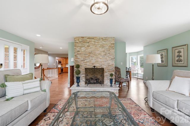 1419 Stoneyridge Drive, Charlotte, NC 28214