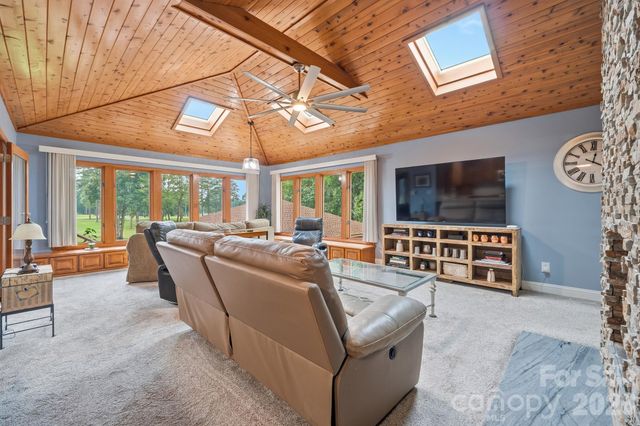 1419 Stoneyridge Drive, Charlotte, NC 28214