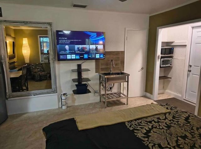 5741 SW 24th Avenue Unit B, Dania Beach, FL 33312