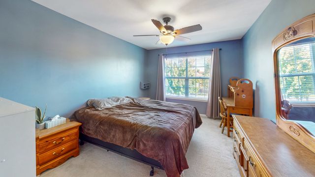 404 Hackney Lane, Oswego, IL 60543