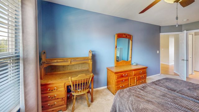 404 Hackney Lane, Oswego, IL 60543