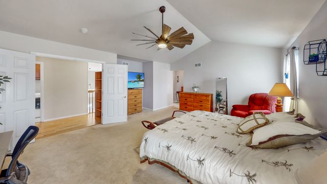 404 Hackney Lane, Oswego, IL 60543