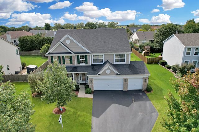 404 Hackney Lane, Oswego, IL 60543