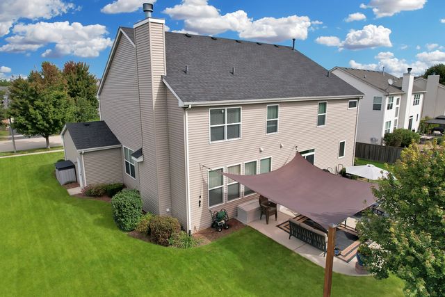 404 Hackney Lane, Oswego, IL 60543