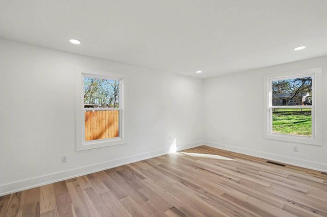 67 Scobey Dr, Nashville, TN 37210