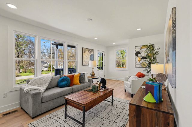 67 Scobey Dr, Nashville, TN 37210