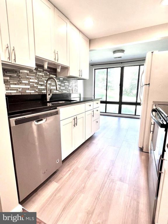 18141 CHALET DR #23-103, Germantown, MD 20874