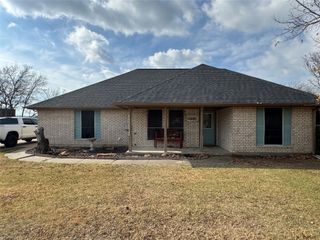 1805 Meadow Creek Drive, Crowley, TX 76036