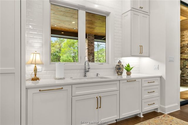 3753 Cooper Court, College Station, TX 77845