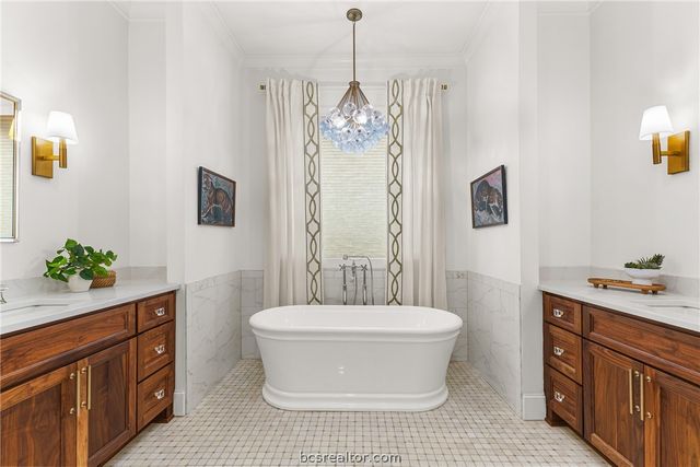 3753 Cooper Court, College Station, TX 77845
