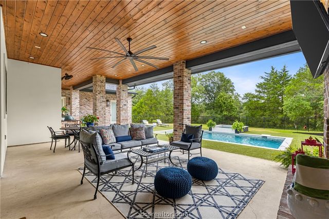 3753 Cooper Court, College Station, TX 77845